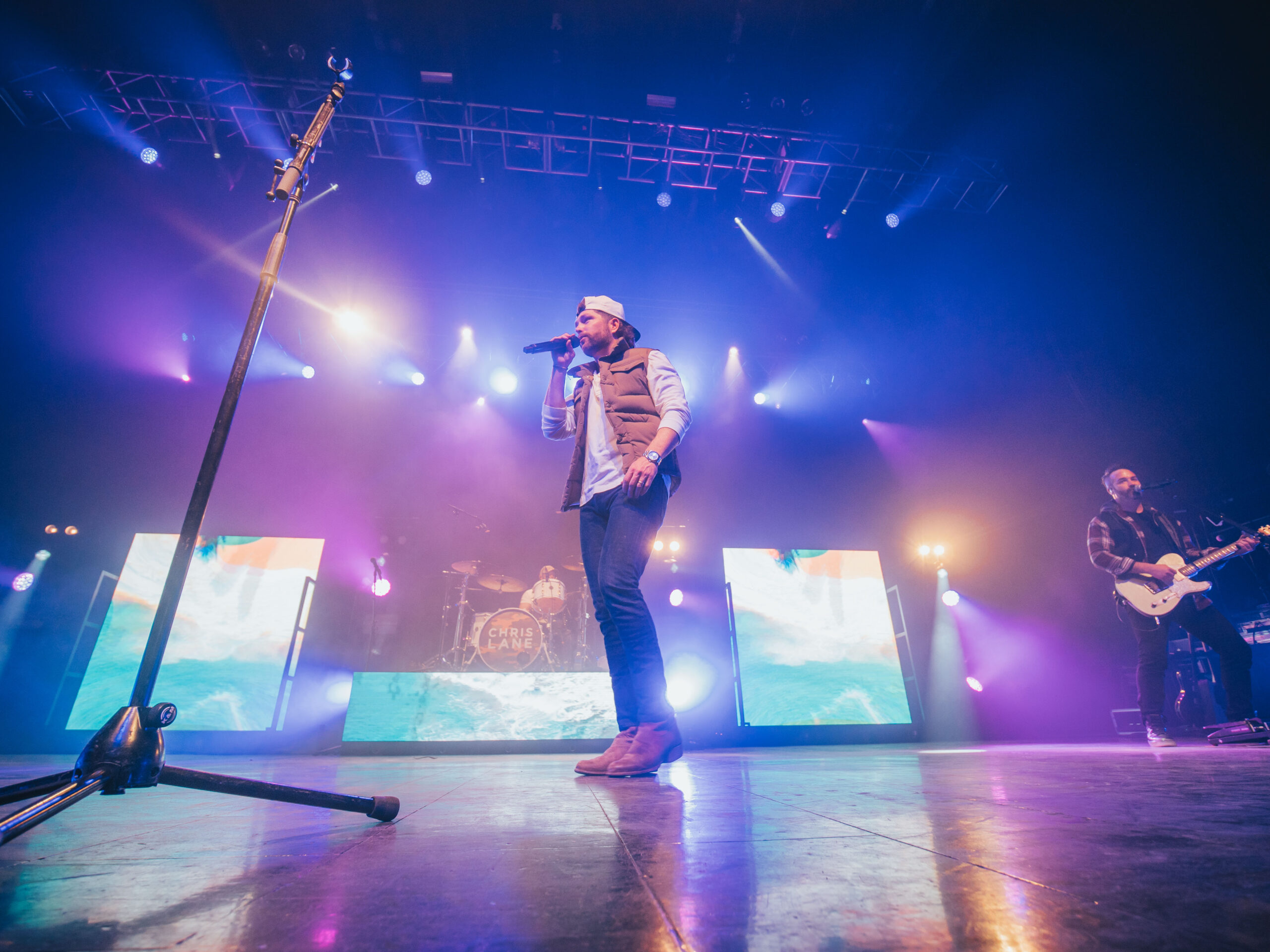 Chris Lane Completes Successful Opening Weekend of 2022 Fill Them Boots Tour