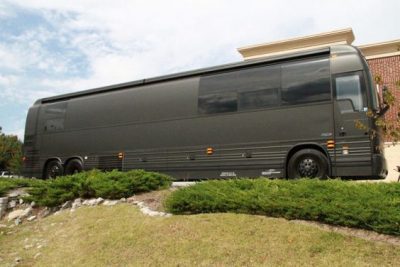 Gary Alan's Bus On Tour