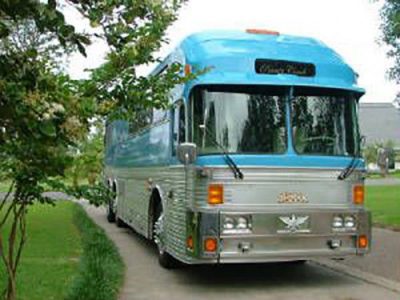 Loretta Lynn's Tour Bus on Country Music On Tour!