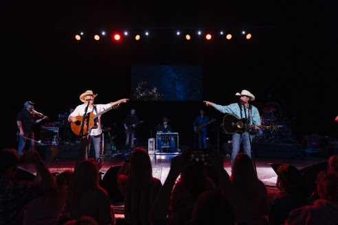 Tracy Lawrence and Clay Walker Celebrate Back-to-Back Sell-Out Weekends As They Kick-Off Their Co-Headlining Tour